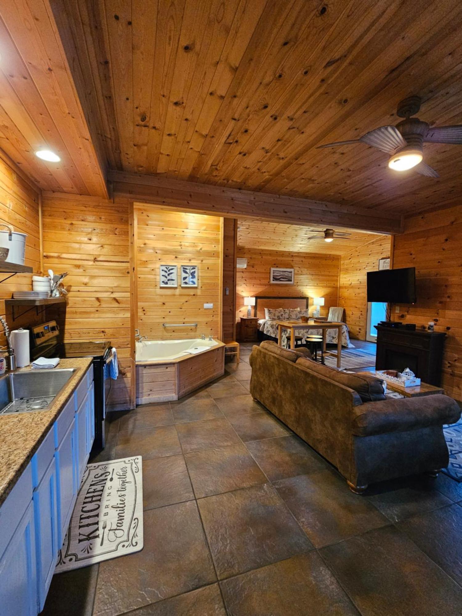 5 Min To Beaver Lake-King Bed-Fire Pit-Jetted Tub #3 Eureka Springs Exterior foto